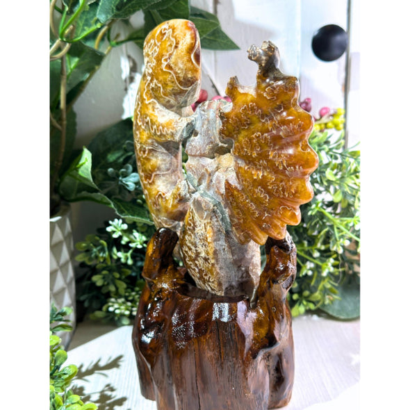 Handcarved Ammonite Crystal Lizard Figurine