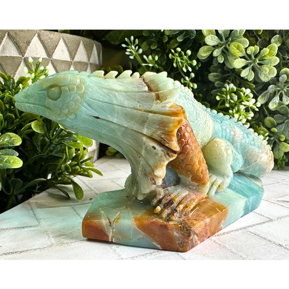 Caribbean Calcite Iguana Lizard Carving