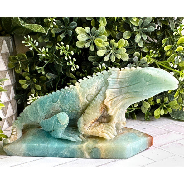 Caribbean Calcite Iguana Lizard Carving