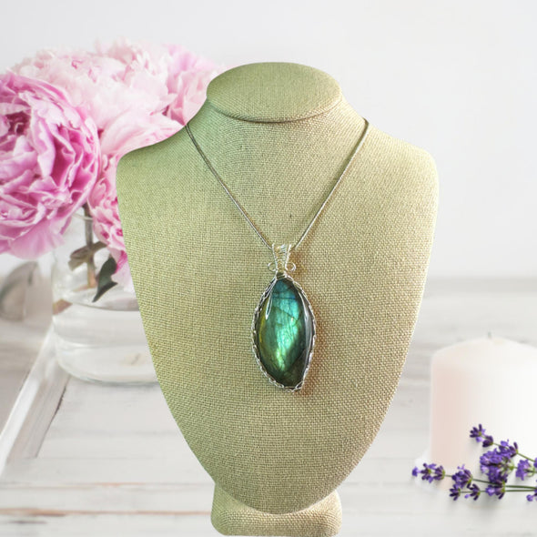 Green Labradorite Pendant Necklace