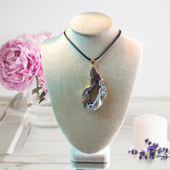 Natural Agate Crystal Pendant Necklace