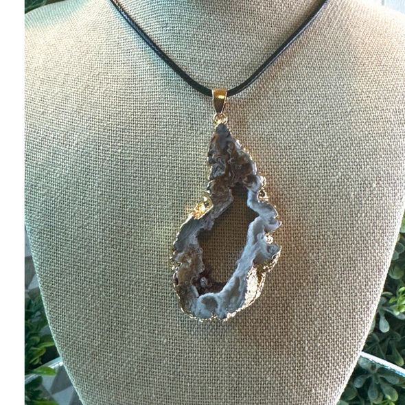 Natural Agate Crystal Pendant Necklace