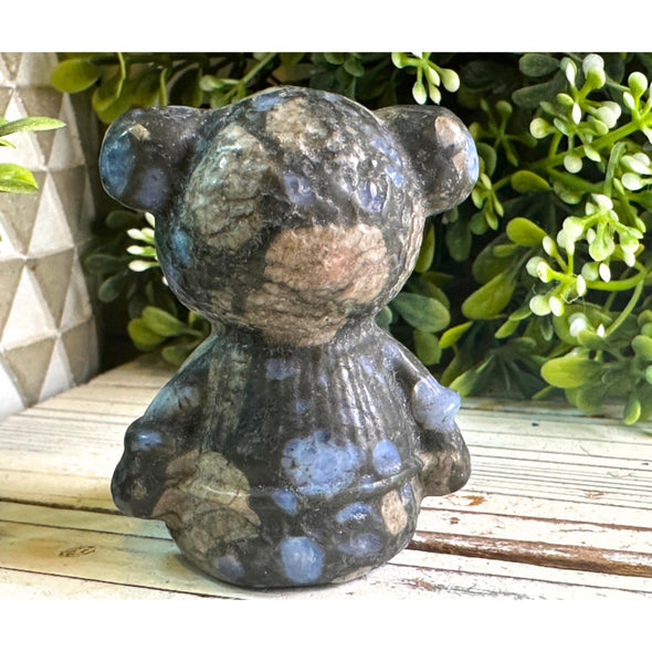 Natural Que Sera Carved Bear Figurine